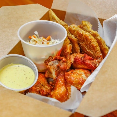 8pcs Wings w/Fried Plantain.